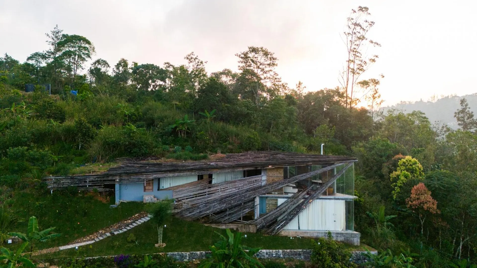 The Ledge By Bloobuck Villa Pirmed Holiday home